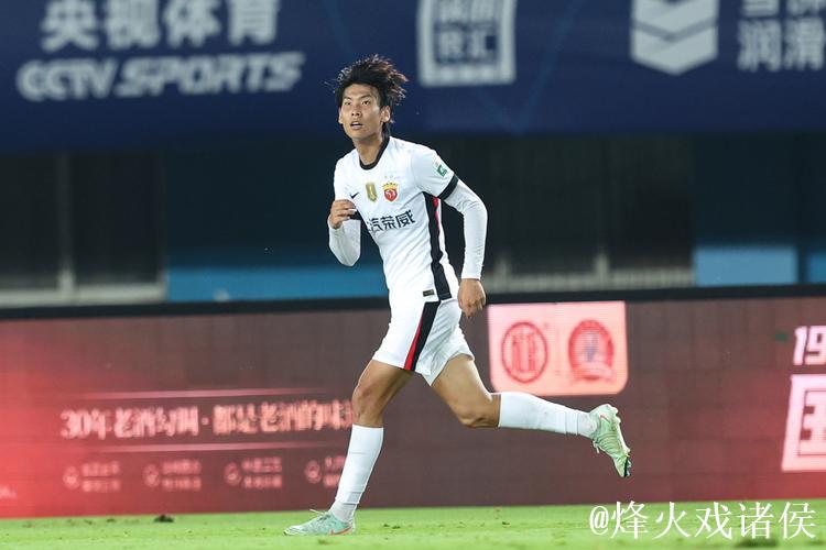 海港客场胜河南 双新星再度闪耀 年轻化改造现成效 海港客场胜河南 双新星再度闪耀 年轻化改造现成效