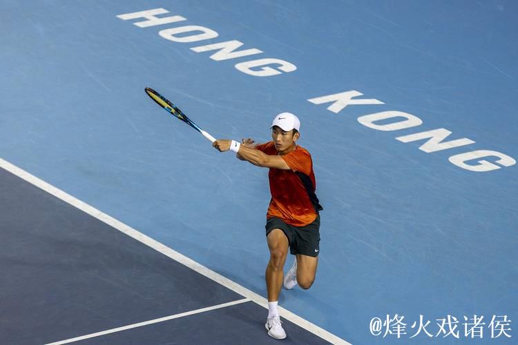 香港赛商竣程晋级八强 卢布列夫爆冷出局 香港赛商竣程晋级八强 卢布列夫爆冷出局