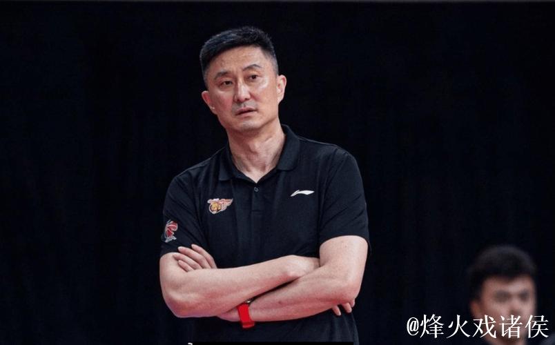 杜锋:为国争光的战士周琦被多次弄倒 有点寒心 杜锋:为国争光的战士周琦被多次弄倒 有点寒心