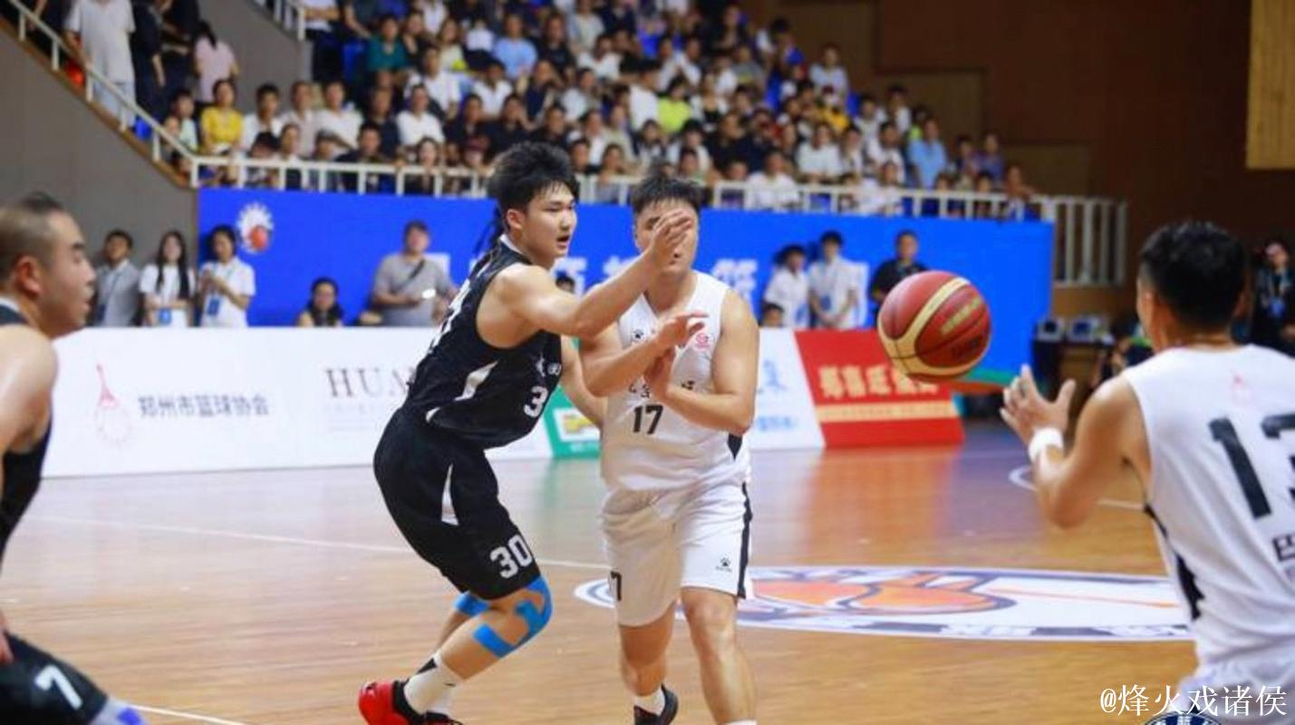 不吹不黑，杜伦高效统治内线砍26分10篮板，克林根三分精准防守稳健贡献17分10篮板，两人表现精彩数据直观对比